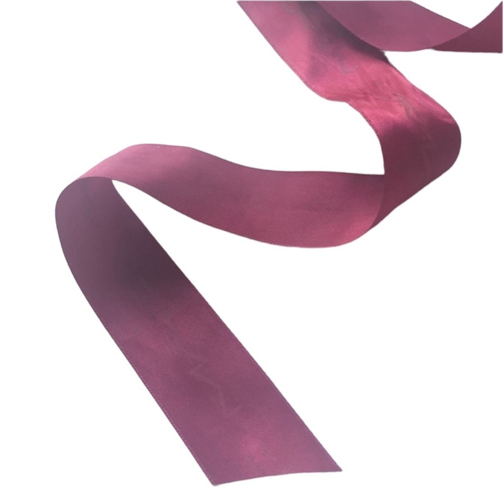 Mac Cosmetics Ribbon - Picture 3 of 10